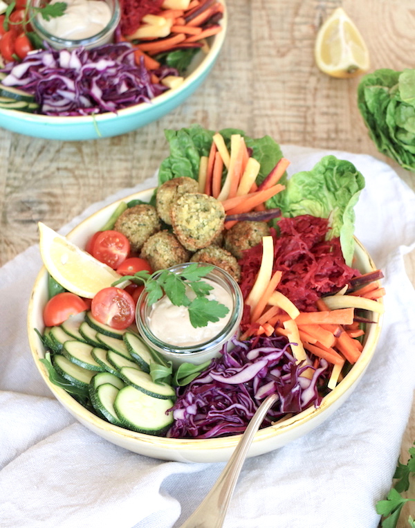Salatbowl mit Falafel