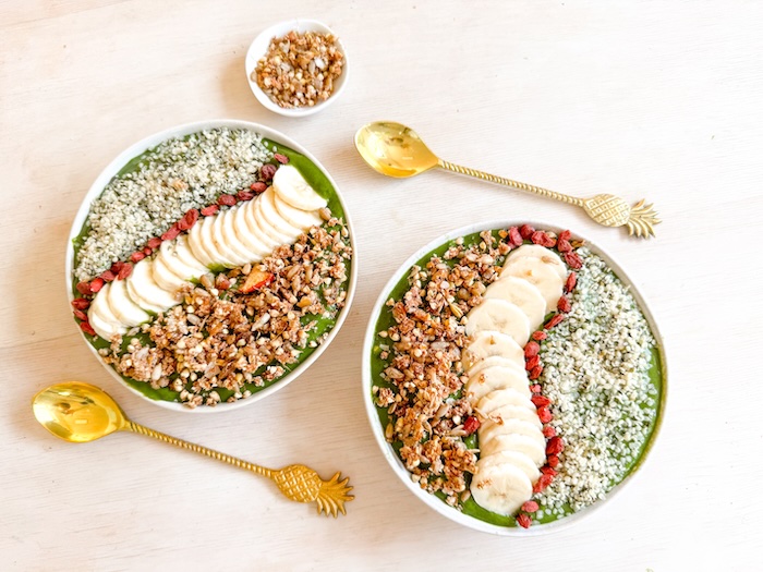 Wildkräuter-Smoothie-Bowl