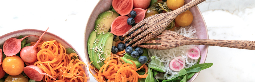 Salatbowl mit fermentierten Radieschen