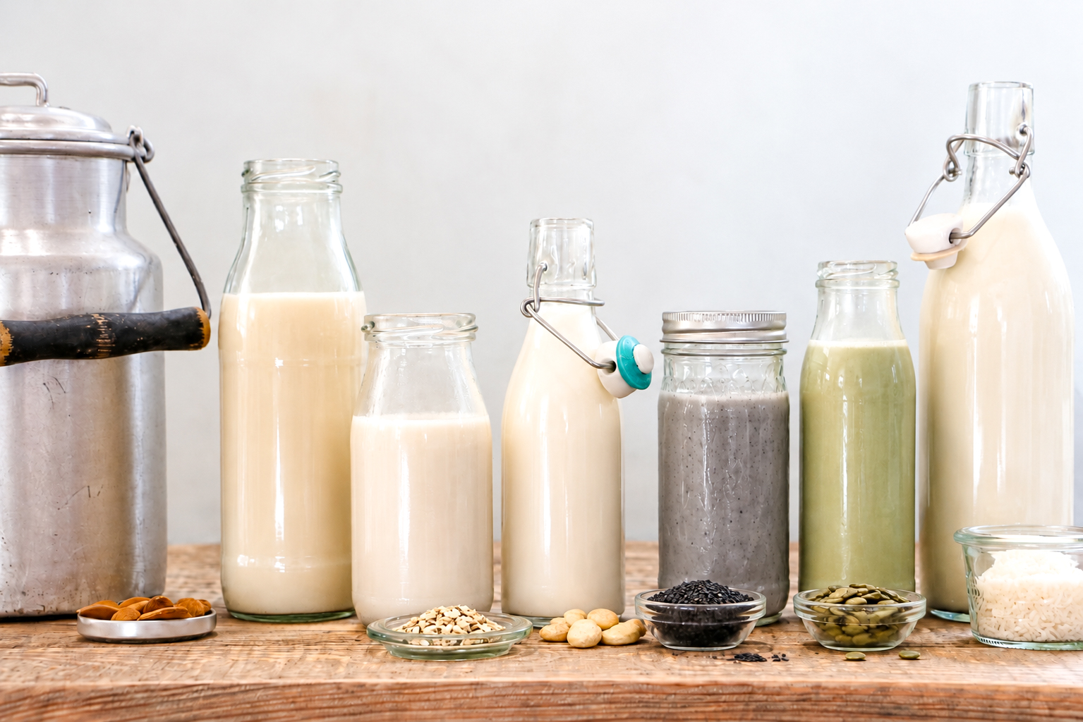 Pflanzenmilch aus Sesam und Kürbiskernen