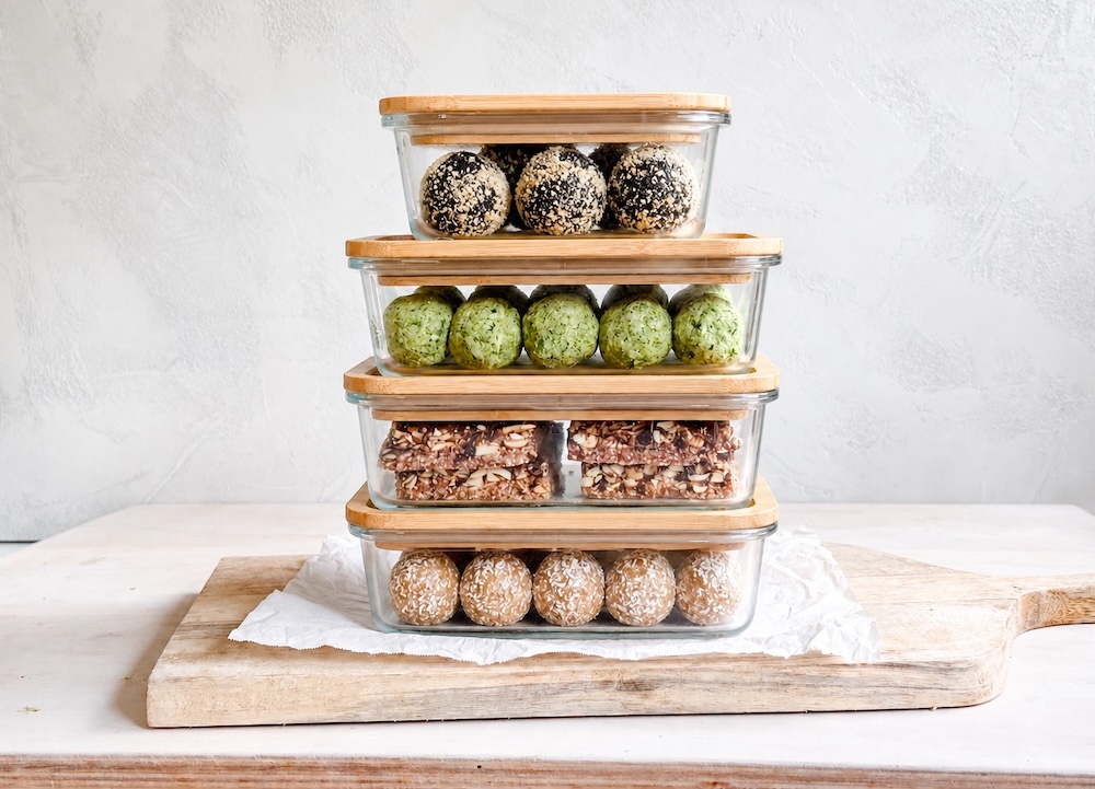 Vorratsgläser mit Energy Balls